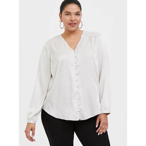 Torrid Ivory Jacquard Button Front Long Sleeve Blouse 4 - Picture 1 of 5